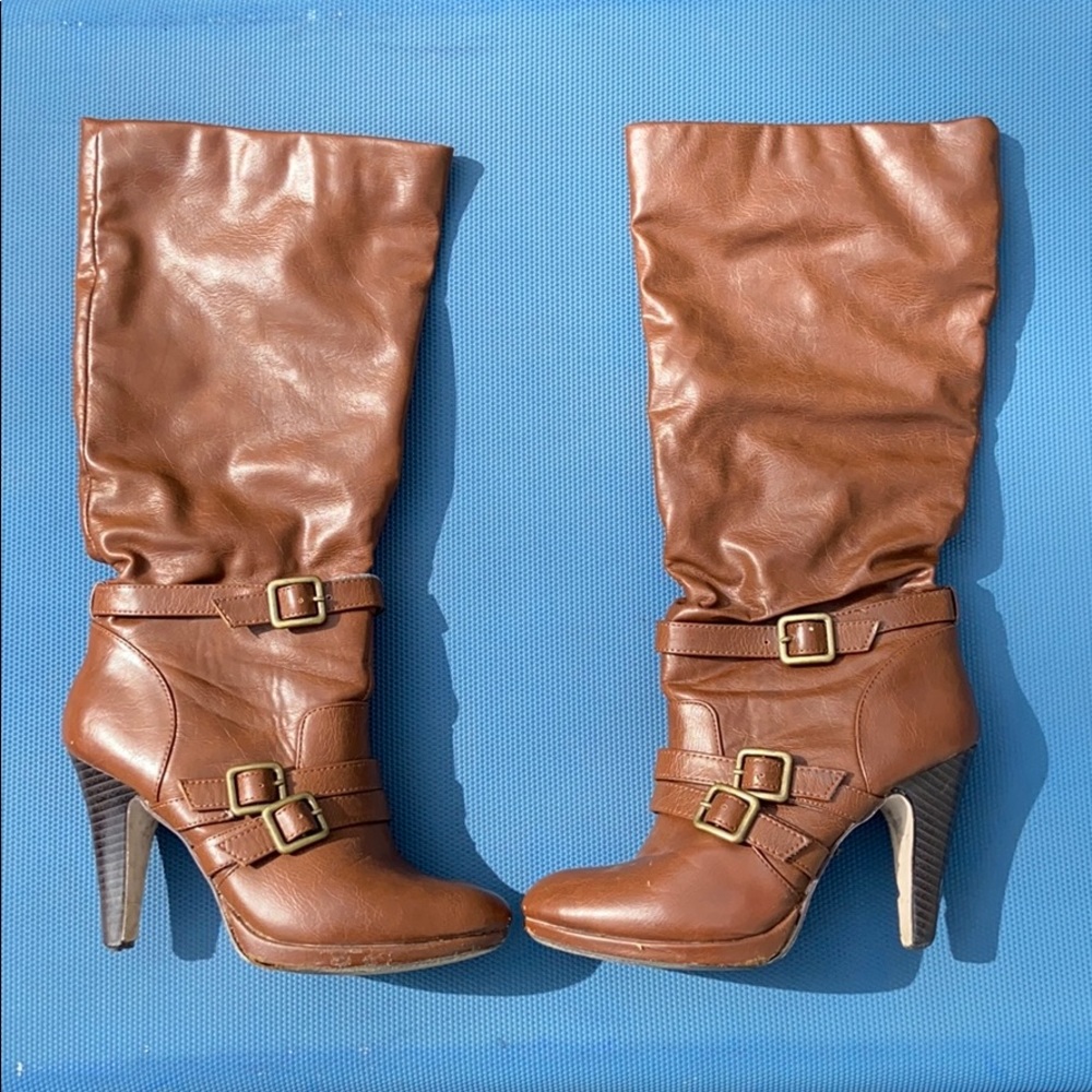 Boots - Picture 3 of 3
